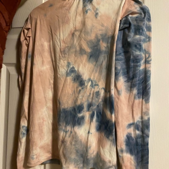 Assorted tops - Picture 12 of 14